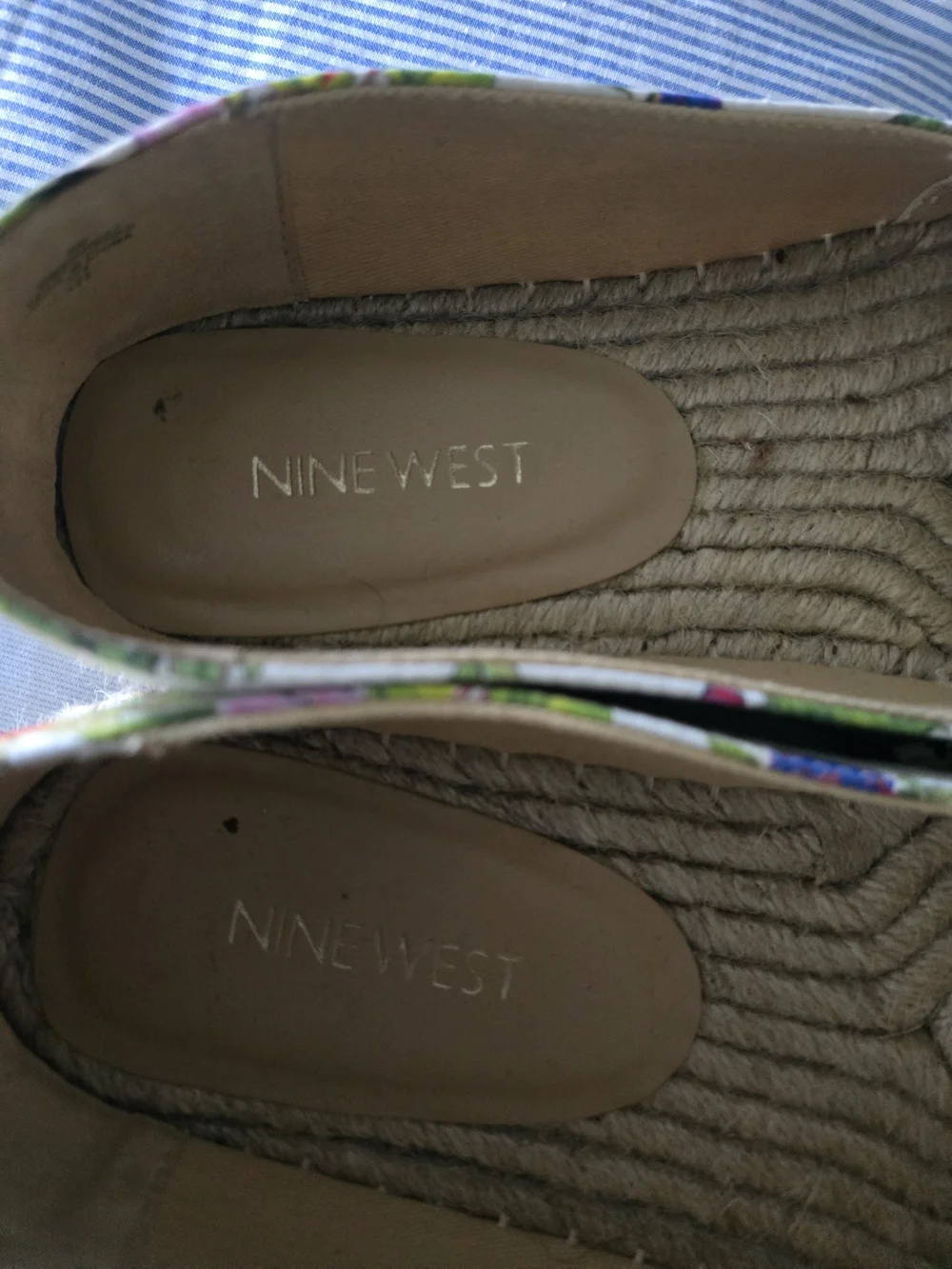 Nine West White Leather Espadrilles with Blue Floral Print Size 8